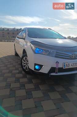 Седан Toyota Corolla 2013 в 