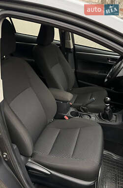 Седан Toyota Corolla 2015 в 
