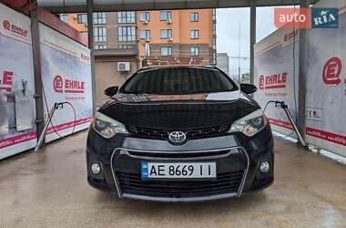 Седан Toyota Corolla 2014 в 