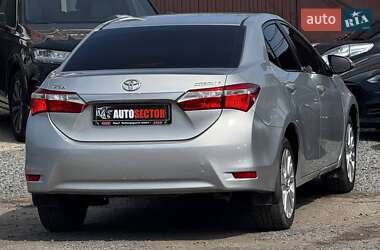 Седан Toyota Corolla 2013 в 