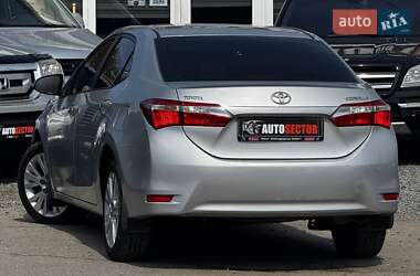 Седан Toyota Corolla 2013 в 