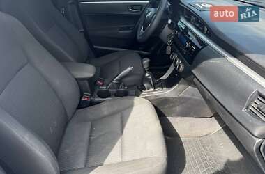 Седан Toyota Corolla 2013 в 
