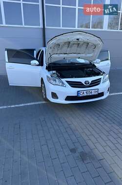 Седан Toyota Corolla 2012 в 