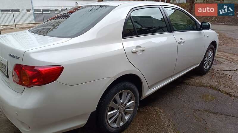 Седан Toyota Corolla 2008 в Тернополі