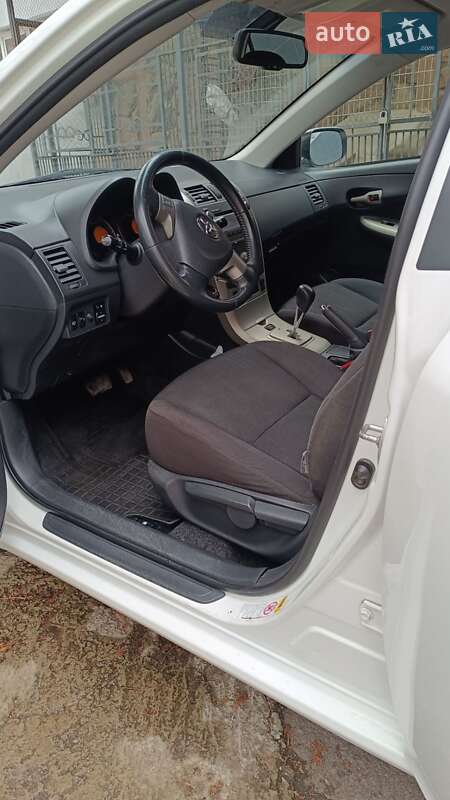 Седан Toyota Corolla 2008 в Тернополі