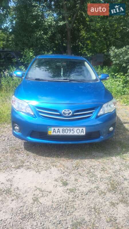 Седан Toyota Corolla 2011 в Киеве