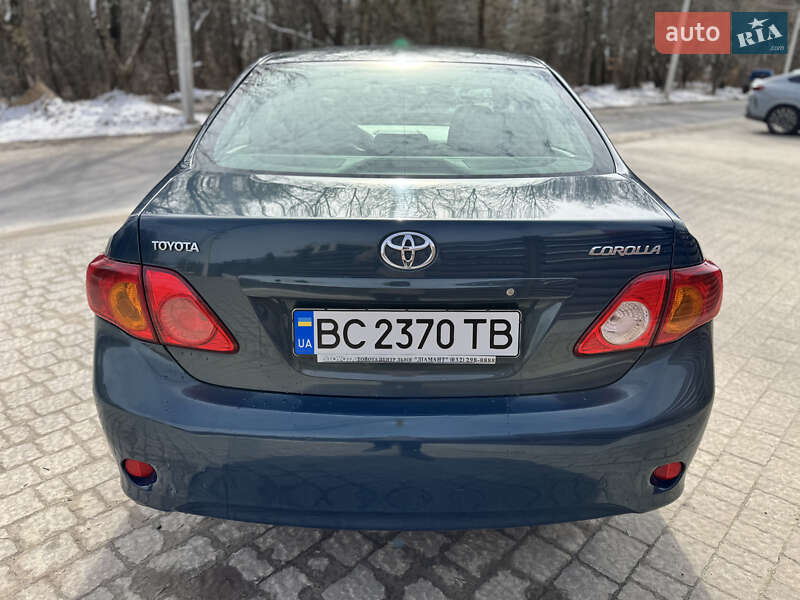 Седан Toyota Corolla 2008 в Львові