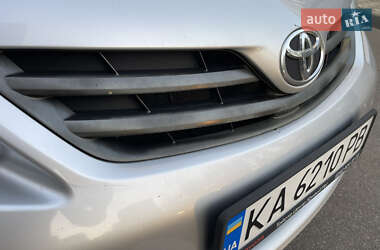 Седан Toyota Corolla 2011 в 