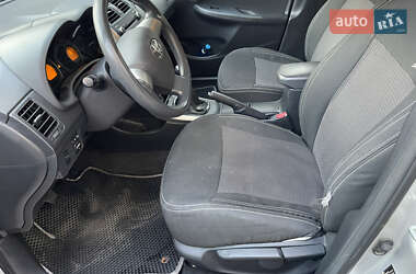 Седан Toyota Corolla 2011 в 