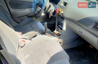 Седан Toyota Corolla 2001 в 