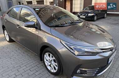 Седан Toyota Corolla 2017 в 