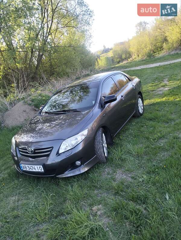 Седан Toyota Corolla 2010 в Мурованих Курилівцях