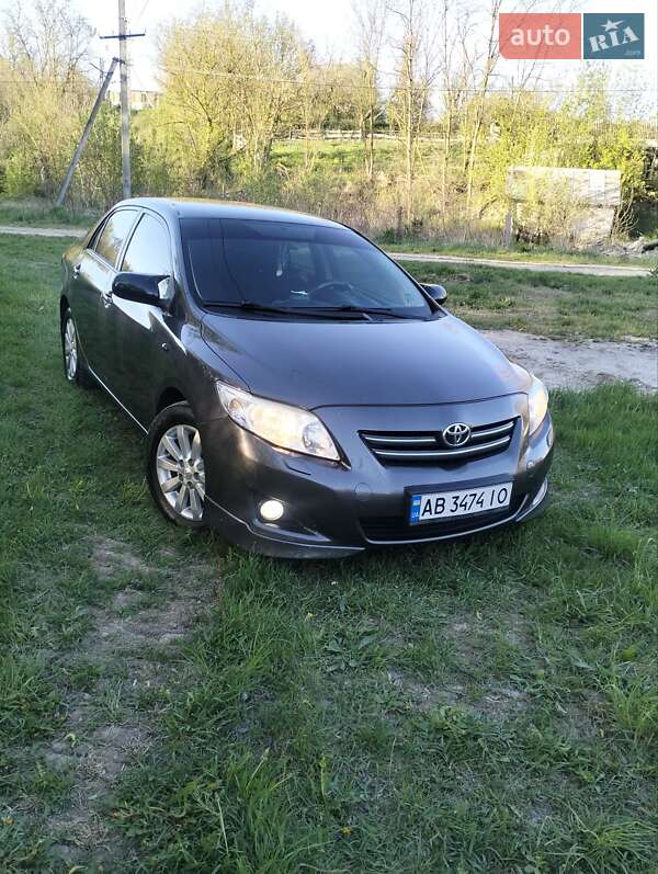 Седан Toyota Corolla 2010 в Мурованих Курилівцях