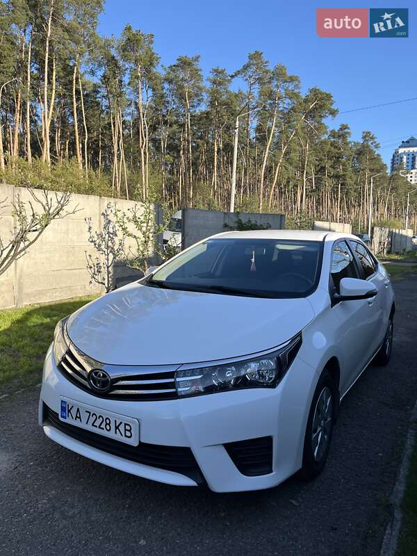 Седан Toyota Corolla 2016 в 