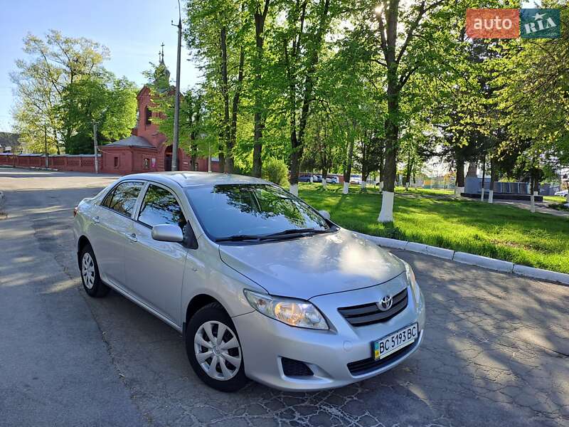 Седан Toyota Corolla 2009 в 