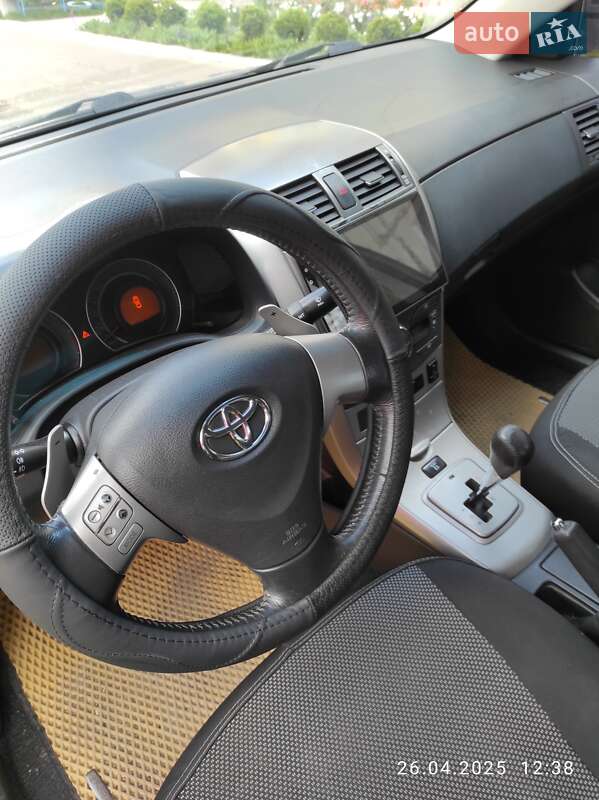 Седан Toyota Corolla 2006 в Барышевке