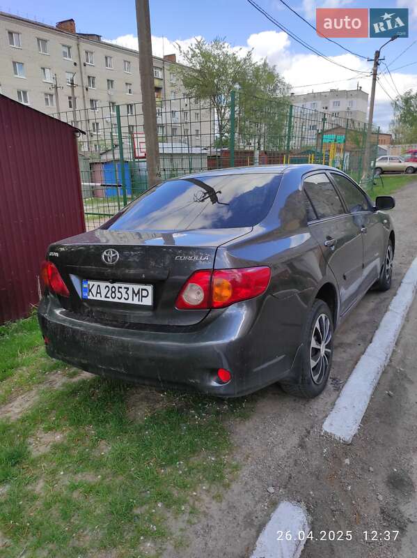 Седан Toyota Corolla 2006 в Барышевке