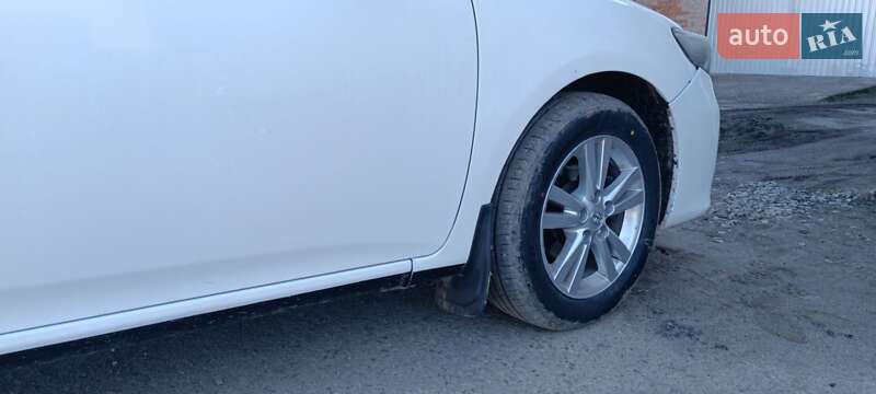 Седан Toyota Corolla 2011 в Вижнице