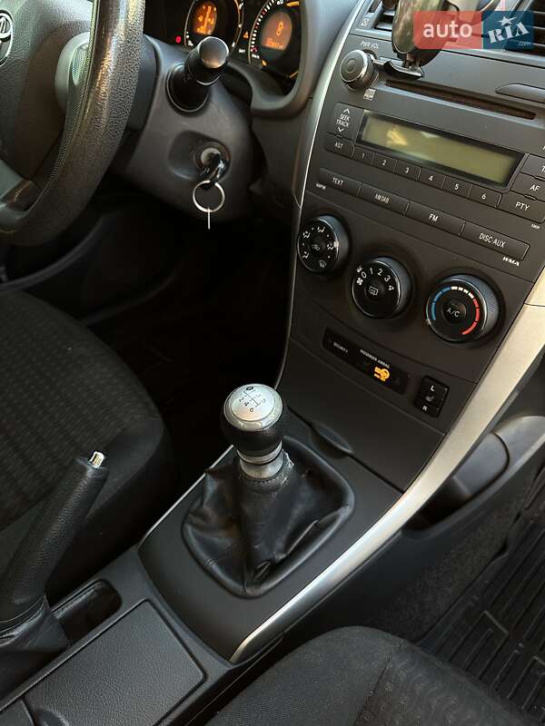 Седан Toyota Corolla 2013 в Миколаєві