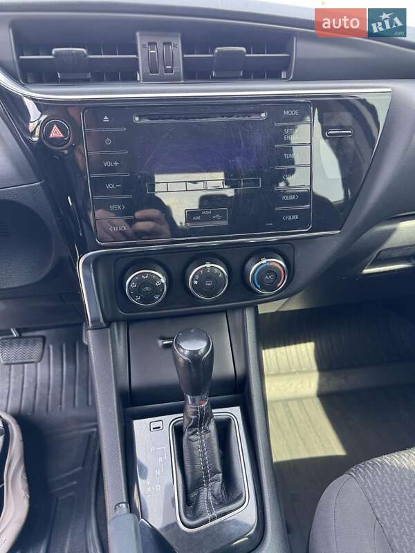 Седан Toyota Corolla 2017 в Києві