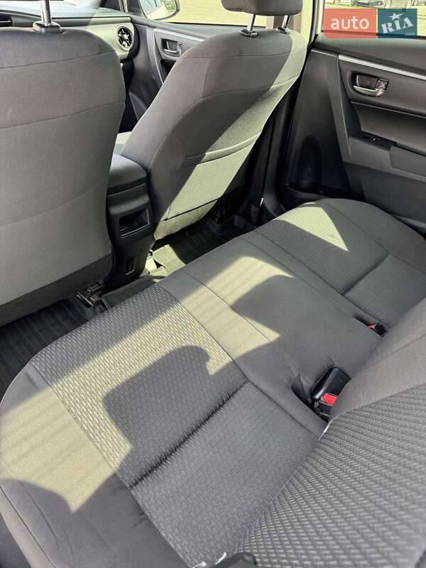 Седан Toyota Corolla 2017 в Києві