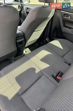 Седан Toyota Corolla 2017 в 