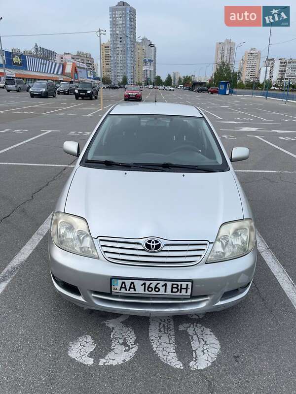 Седан Toyota Corolla 2005 в Киеве