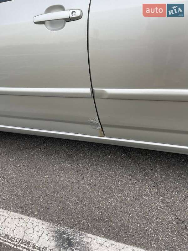 Седан Toyota Corolla 2005 в Киеве