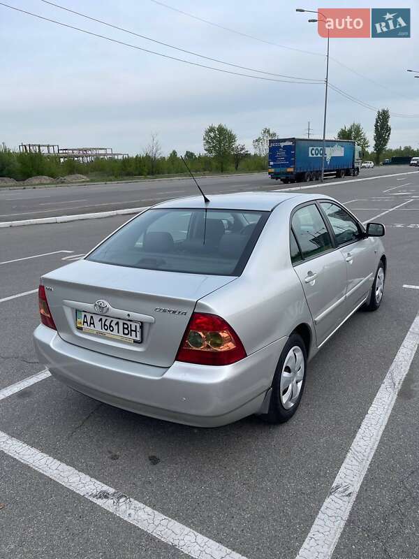 Седан Toyota Corolla 2005 в Киеве