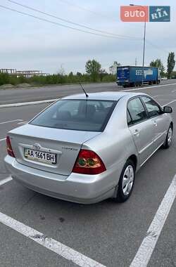 Седан Toyota Corolla 2005 в 