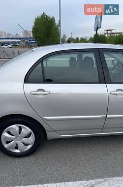 Седан Toyota Corolla 2005 в 