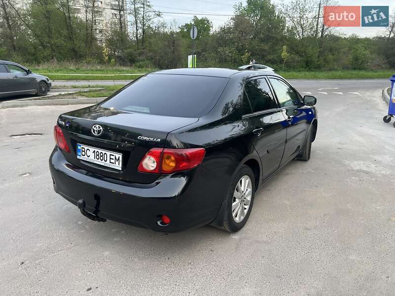 Седан Toyota Corolla 2008 в Львові