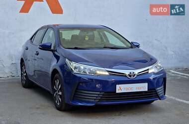 Седан Toyota Corolla 2018 в 
