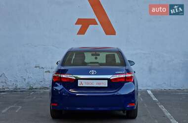 Седан Toyota Corolla 2018 в 