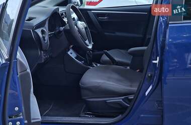 Седан Toyota Corolla 2018 в 
