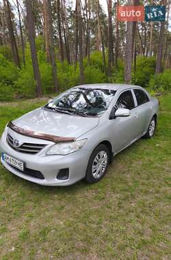Седан Toyota Corolla 2012 в 