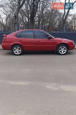 Хетчбек Toyota Corolla 1999 в 