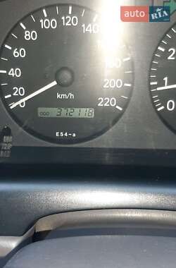 Хетчбек Toyota Corolla 1999 в 
