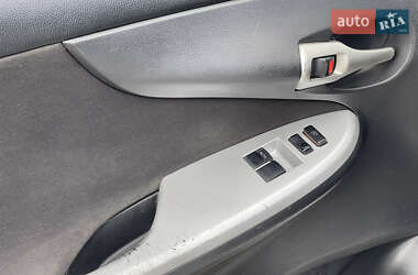 Седан Toyota Corolla 2012 в 