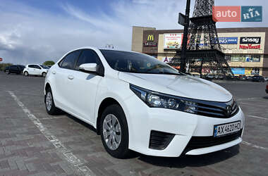 Седан Toyota Corolla 2013 в Харкові