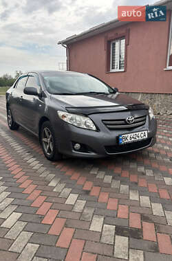Седан Toyota Corolla 2008 в Нетішині