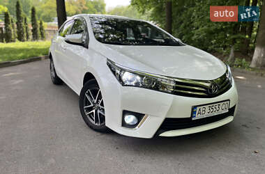 Седан Toyota Corolla 2015 в Виннице