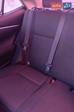 Седан Toyota Corolla 2013 в 