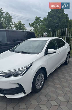 Седан Toyota Corolla 2016 в 