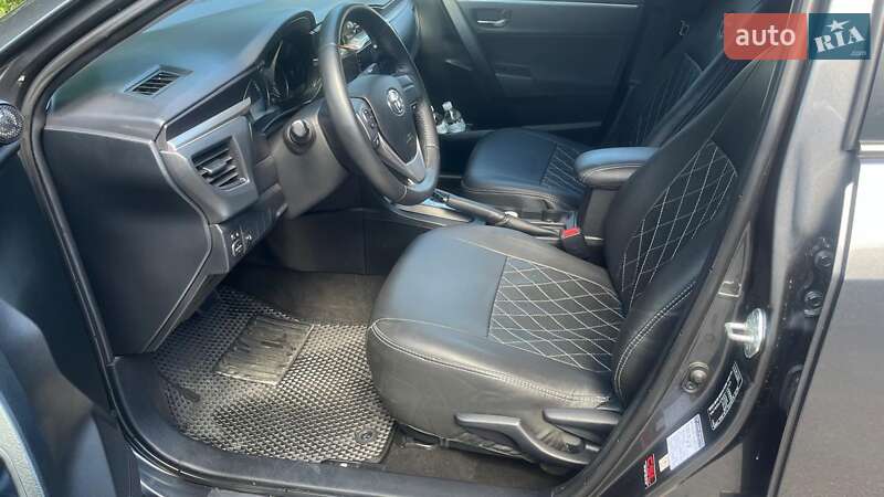 Седан Toyota Corolla 2015 в Харькове