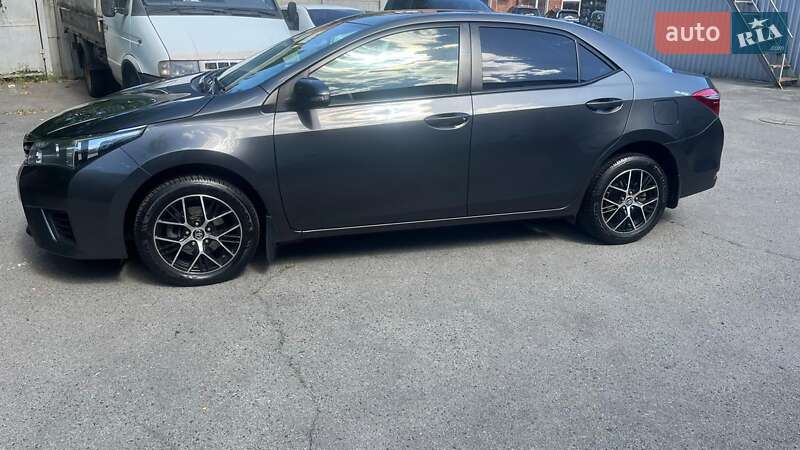 Седан Toyota Corolla 2015 в Харькове