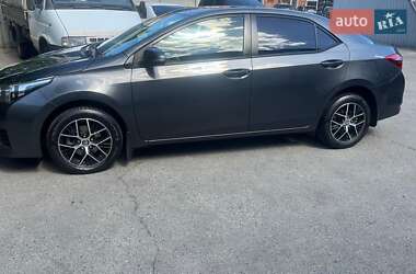 Седан Toyota Corolla 2015 в 