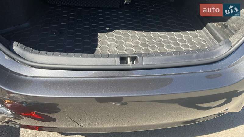 Седан Toyota Corolla 2015 в Харькове