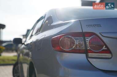 Седан Toyota Corolla 2011 в 