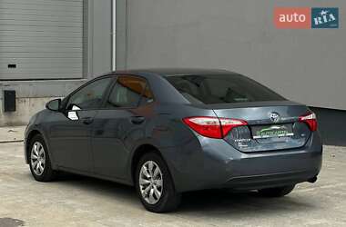 Седан Toyota Corolla 2015 в 
